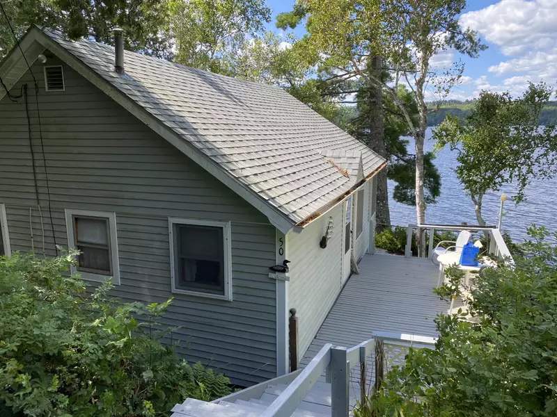 50 Crocker LN, Saint Albans, ME 04971