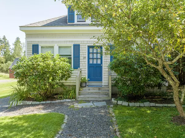 19 Watts AVE, Saint George, ME 04860