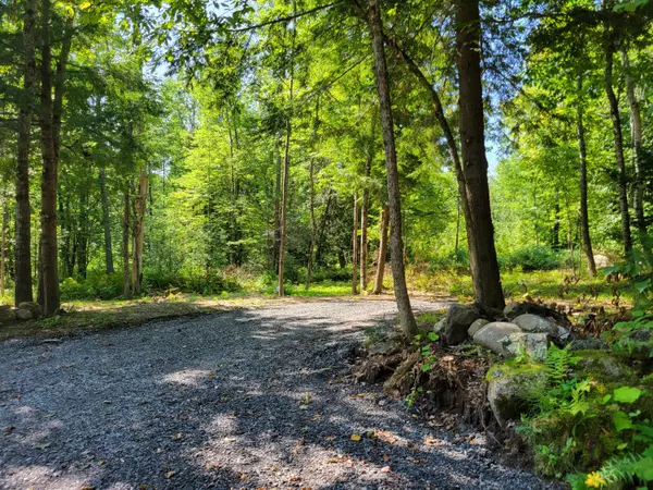 Mount Vernon, ME 04352,50 Dill RD