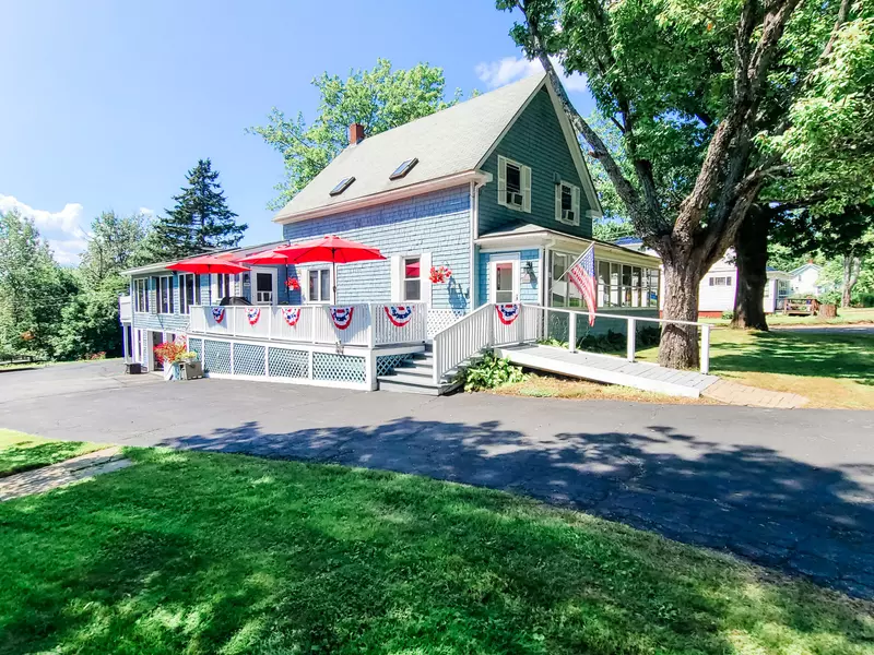 73 Washington ST, Baileyville, ME 04694