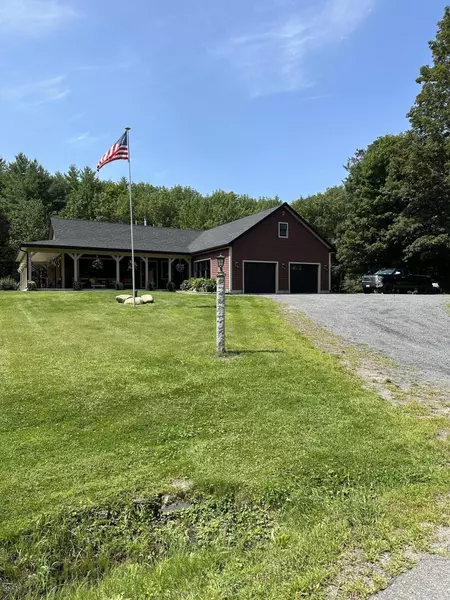 17 Adell RD, Readfield, ME 04355