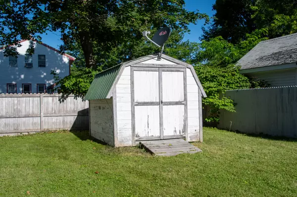 East Millinocket, ME 04430,18 Spruce ST