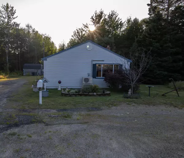 Milbridge, ME 04658,94 Heath RD