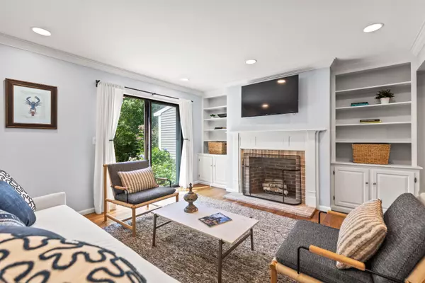 Falmouth, ME 04105,7 Foreside Common #7A