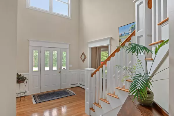 Falmouth, ME 04105,6 Mayflower RD