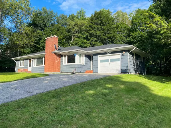 27 Sherbrooke AVE, Lewiston, ME 04240