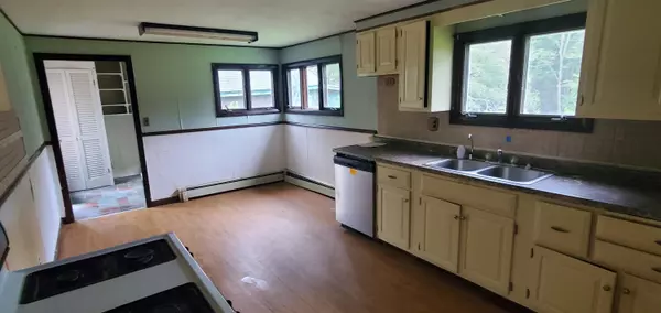 Milbridge, ME 04658,95 Kansas RD