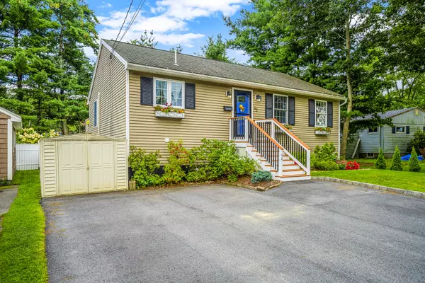 South Portland, ME 04106,42 Holden ST