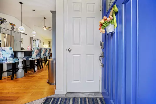 South Portland, ME 04106,42 Holden ST