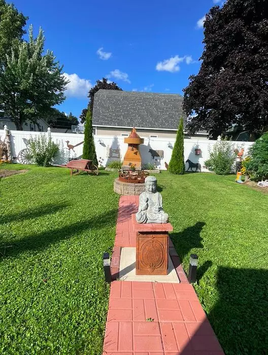 East Millinocket, ME 04430,3 County ST