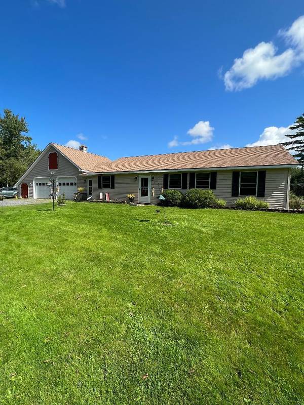 57 Rowe RD, Palermo, ME 04354