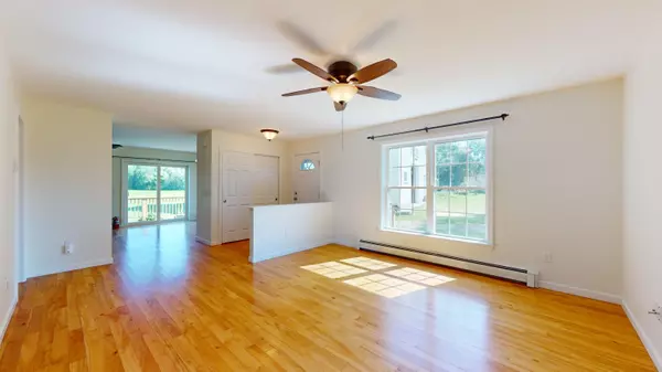 Wales, ME 04280,841 Gardiner RD