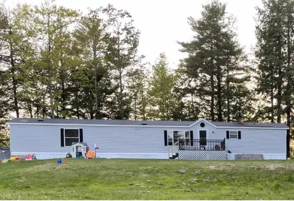 195 Hunts Meadow RD, Pittston, ME 04345