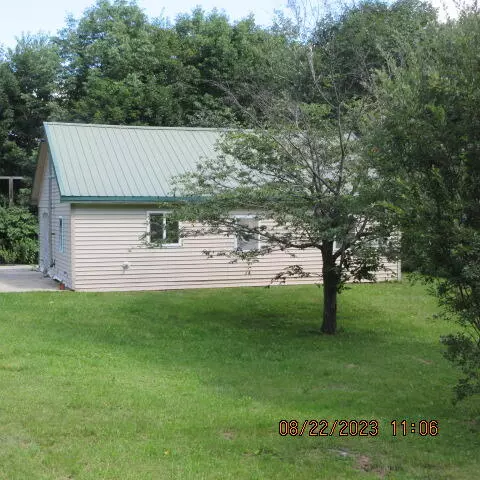 75 High ST, Brownville, ME 04414