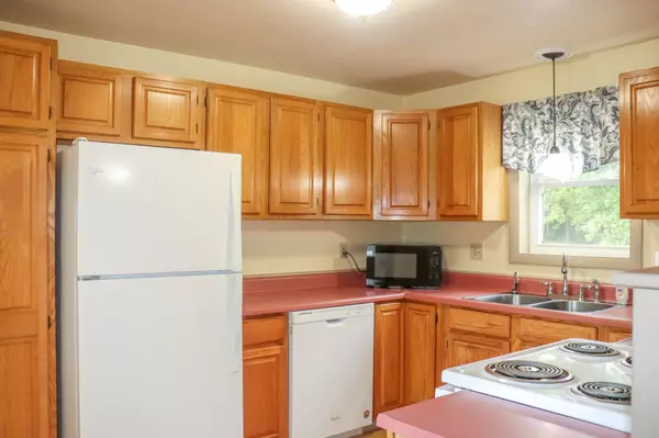 Madison, ME 04950,102 Shusta RD