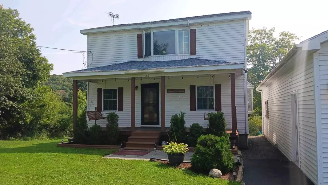 28 Blake RD, Orrington, ME 04474