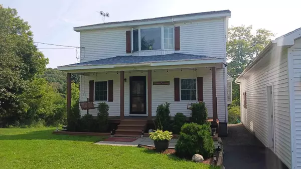 28 Blake RD, Orrington, ME 04474