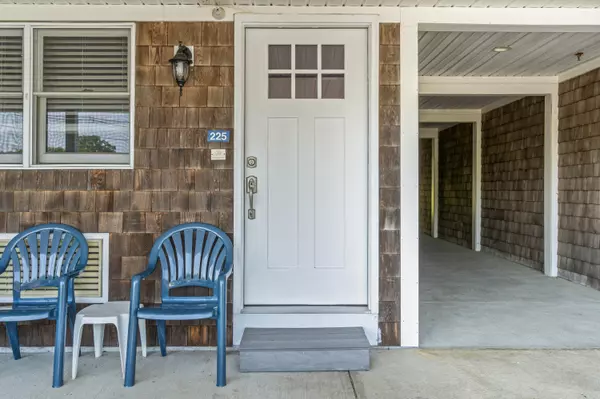 Ogunquit, ME 03907,35 Main ST #25