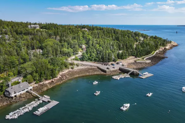 Mount Desert, ME 04675,40 Steamboat Wharf RD