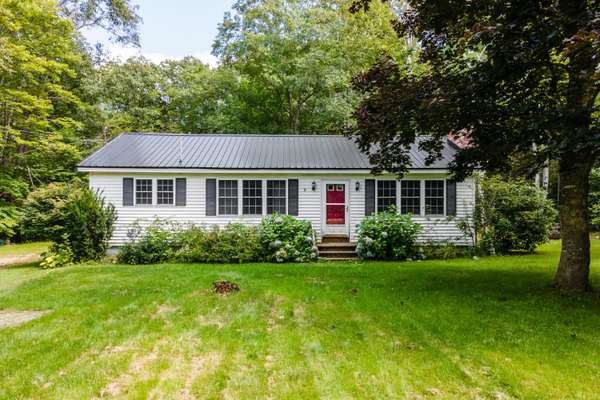 113 Merryman RD, Glenburn, ME 04401