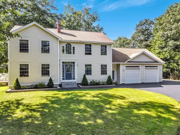 3 Granite DR, Sidney, ME 04330