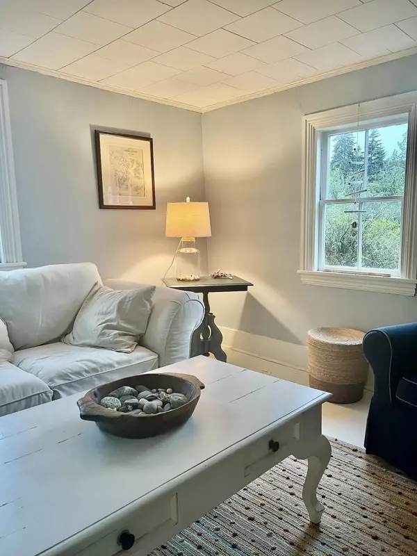 Vinalhaven, ME 04863,42 Dushane RD