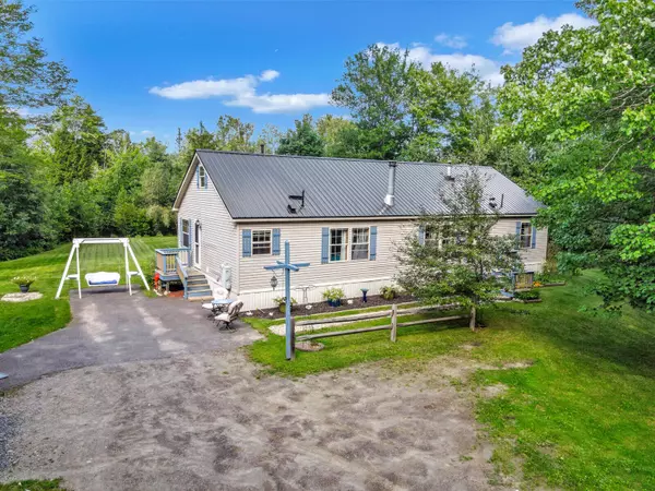 87 Bog RD, Albion, ME 04910