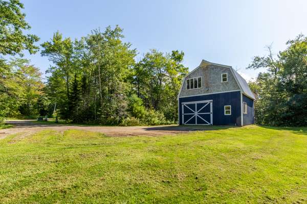 67 Spring Brook DR, Lincolnville, ME 04849