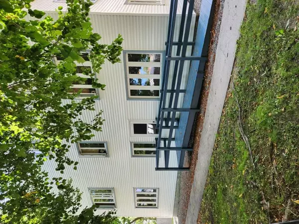 Wiscasset, ME 04578,35 Summer ST #4