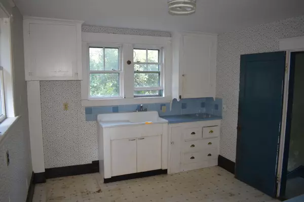 South Portland, ME 04106,24 Elmwood AVE