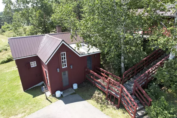 276 Harbor RD, Swans Island, ME 04685