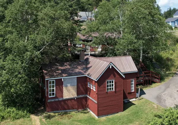 Swans Island, ME 04685,276 Harbor RD