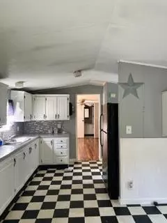 Wiscasset, ME 04578,35 Gibbs RD