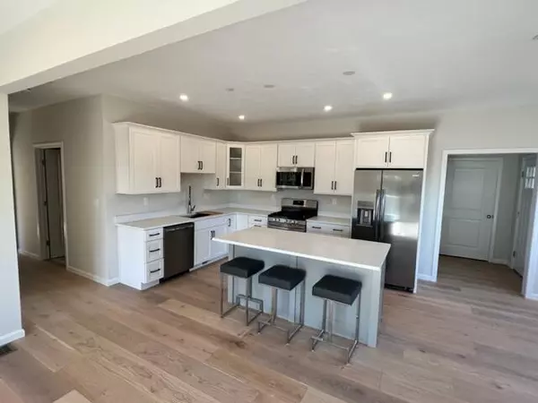 Kittery, ME 03904,34 Regency CIR #2