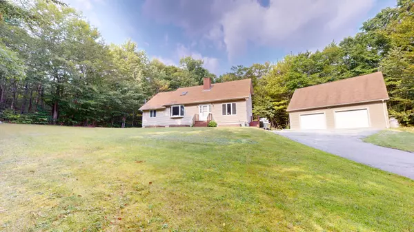 Freeport, ME 04032,18 Beech Hill RD