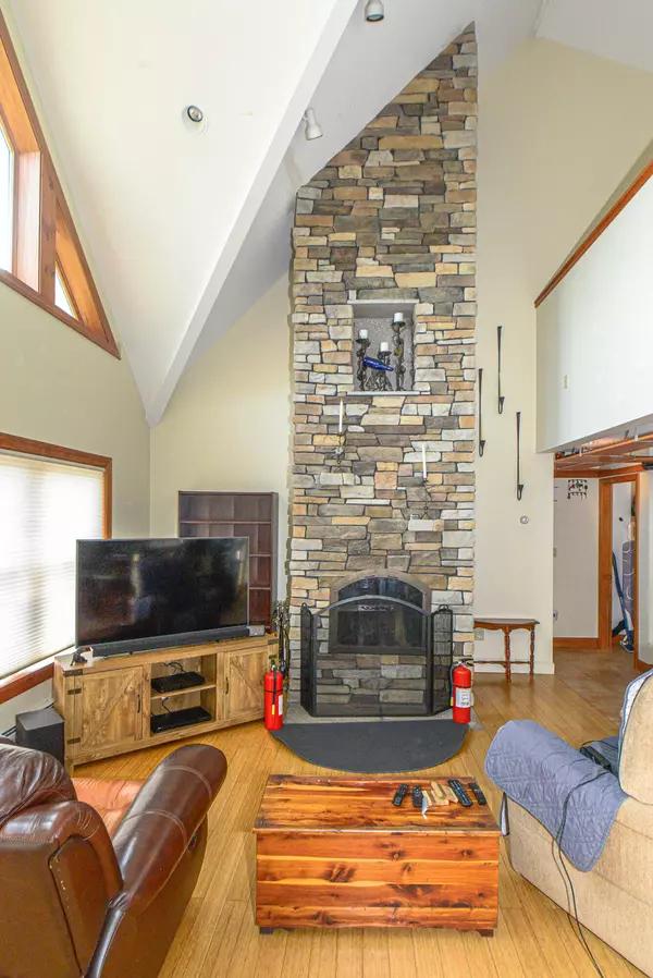 Raymond, ME 04071,33 Daggett DR