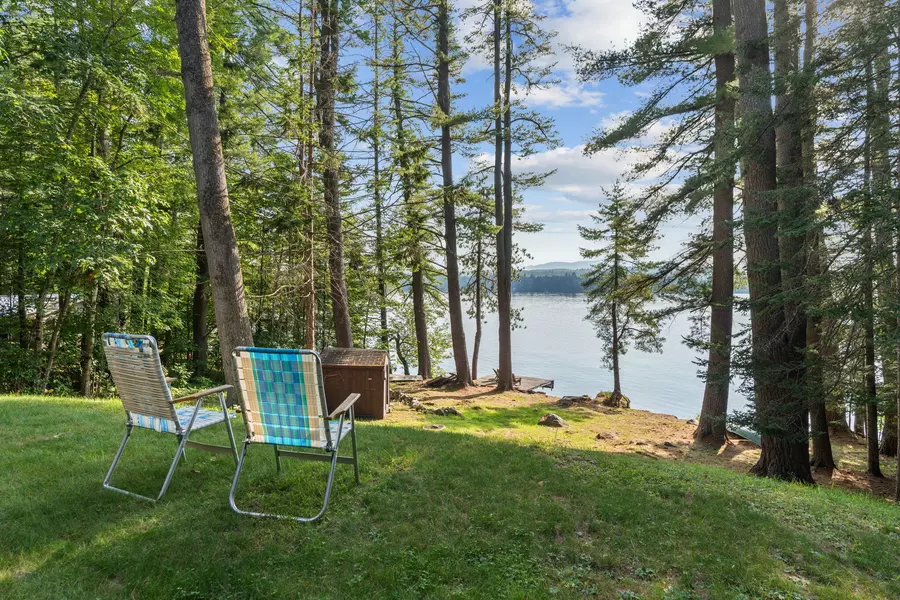 21 Stoneleigh DR, Bridgton, ME 04009