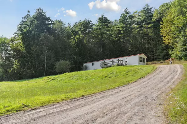 73 Deer Run RD, Wales, ME 04280