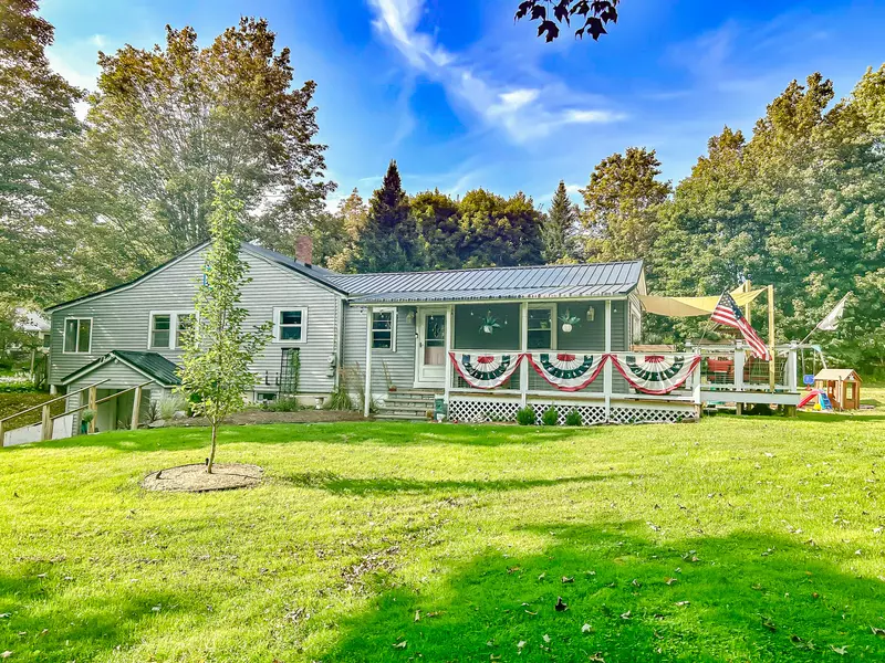 11 York ST, Brooks, ME 04921