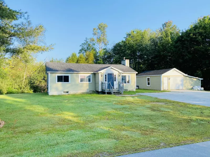 86 Lang Hill RD, Palmyra, ME 04965