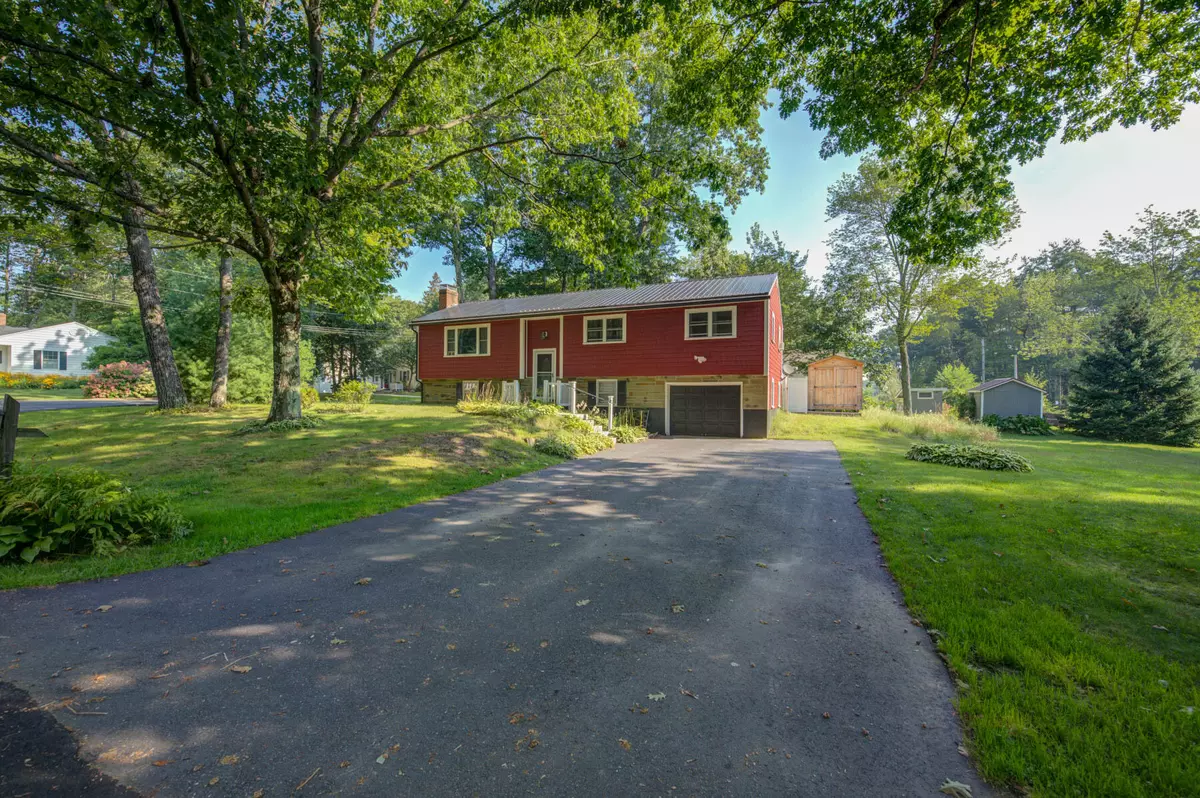 Topsham, ME 04086,2 Thomas AVE