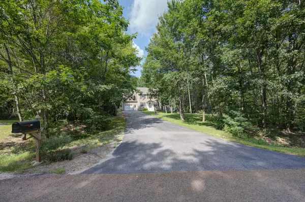 New Gloucester, ME 04260,19 McKenny DR