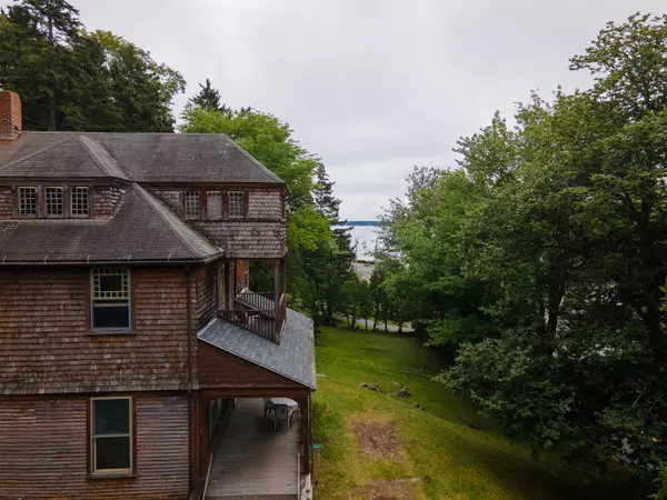 Mount Desert, ME 04675,11 Main ST