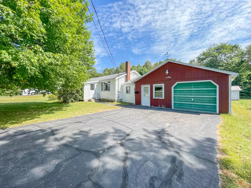 13 Garden DR, Hiram, ME 04041