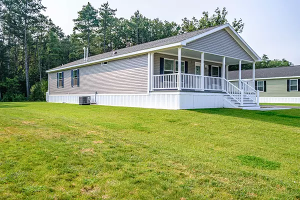 Lyman, ME 04002,25 Conifer DR