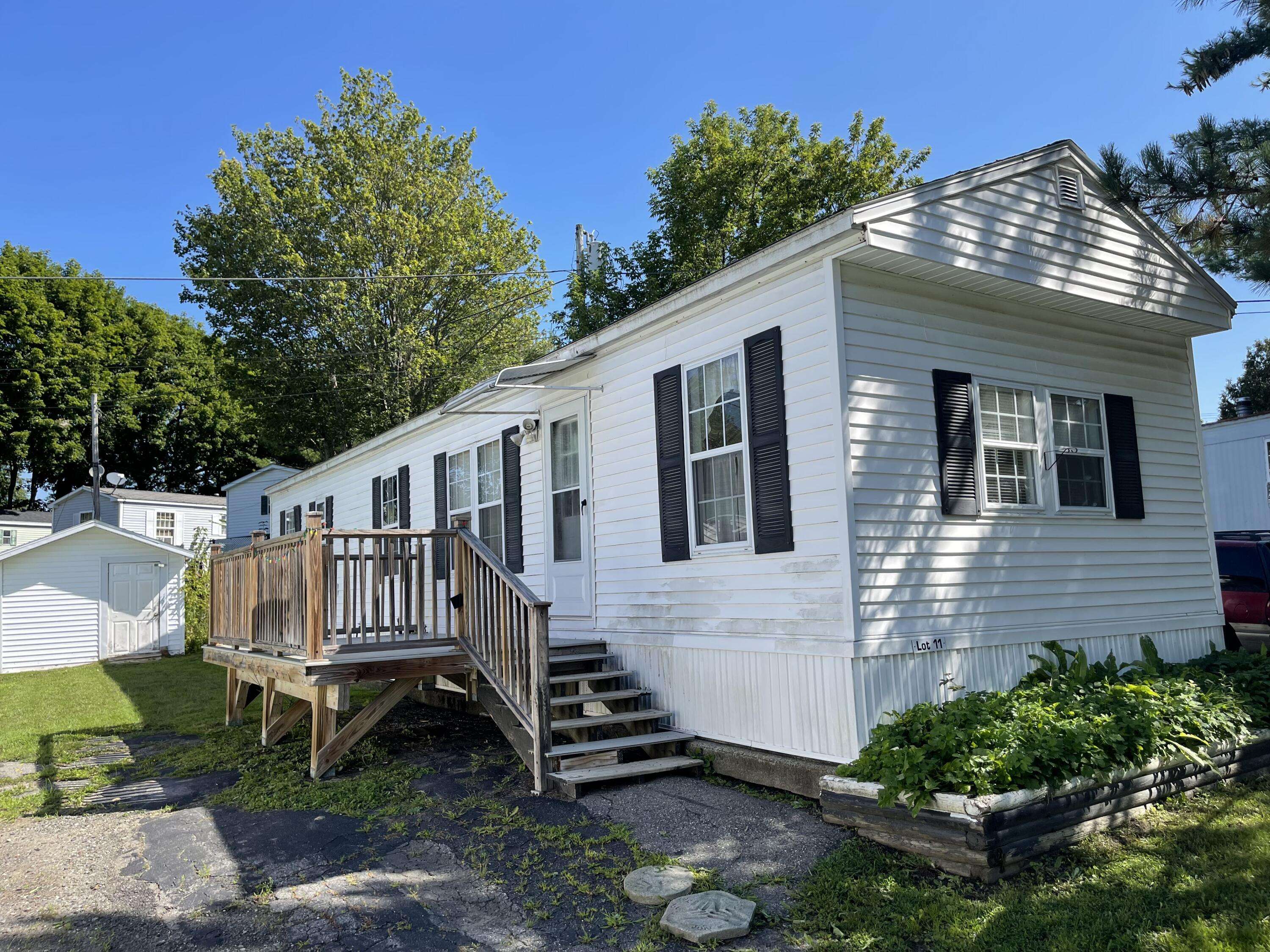 11 Brookside Park RD, Vassalboro, ME 04989