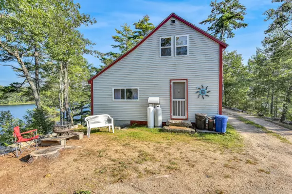 211 Caldwell LN, Oxford, ME 04270