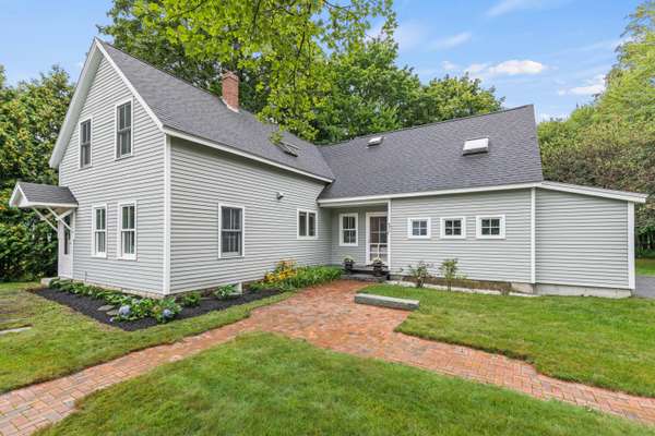 26 Bates ST, Yarmouth, ME 04096