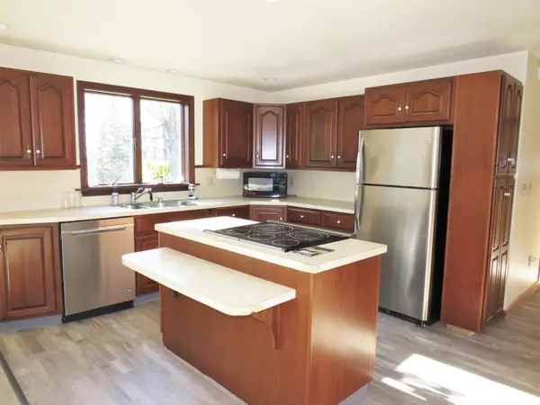 Warren, ME 04864,800 Eastern RD