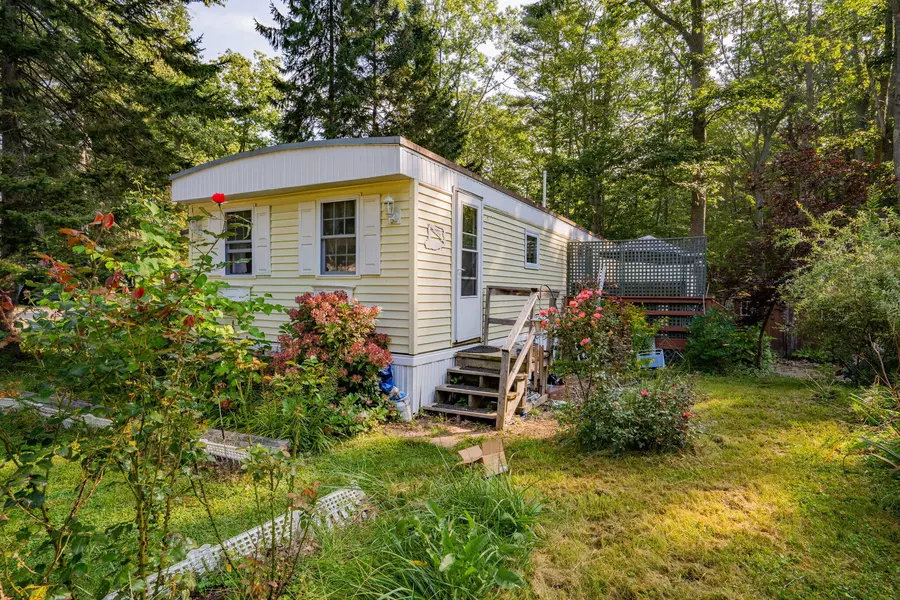 10 Starboard LN, Freeport, ME 04032